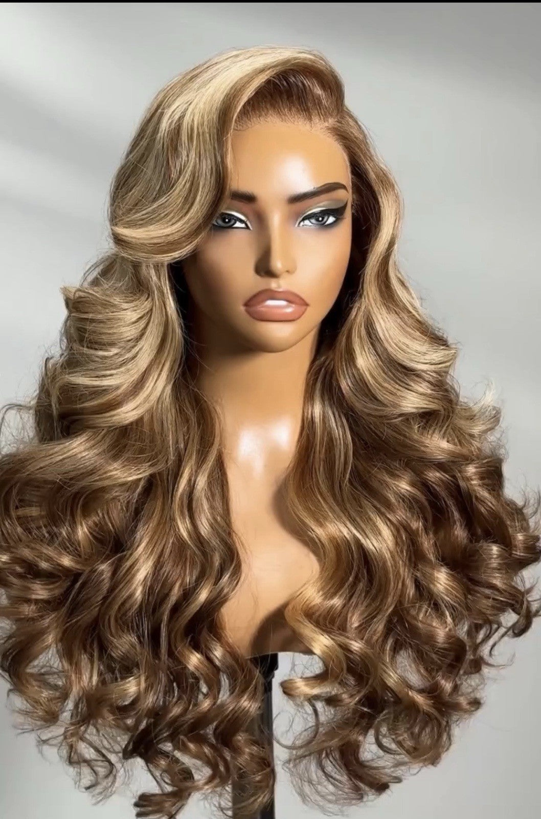 Glueless Pre-Styled Highlight Wavy Honey Blonde HD Lace Front Wig 250% Wear & Go