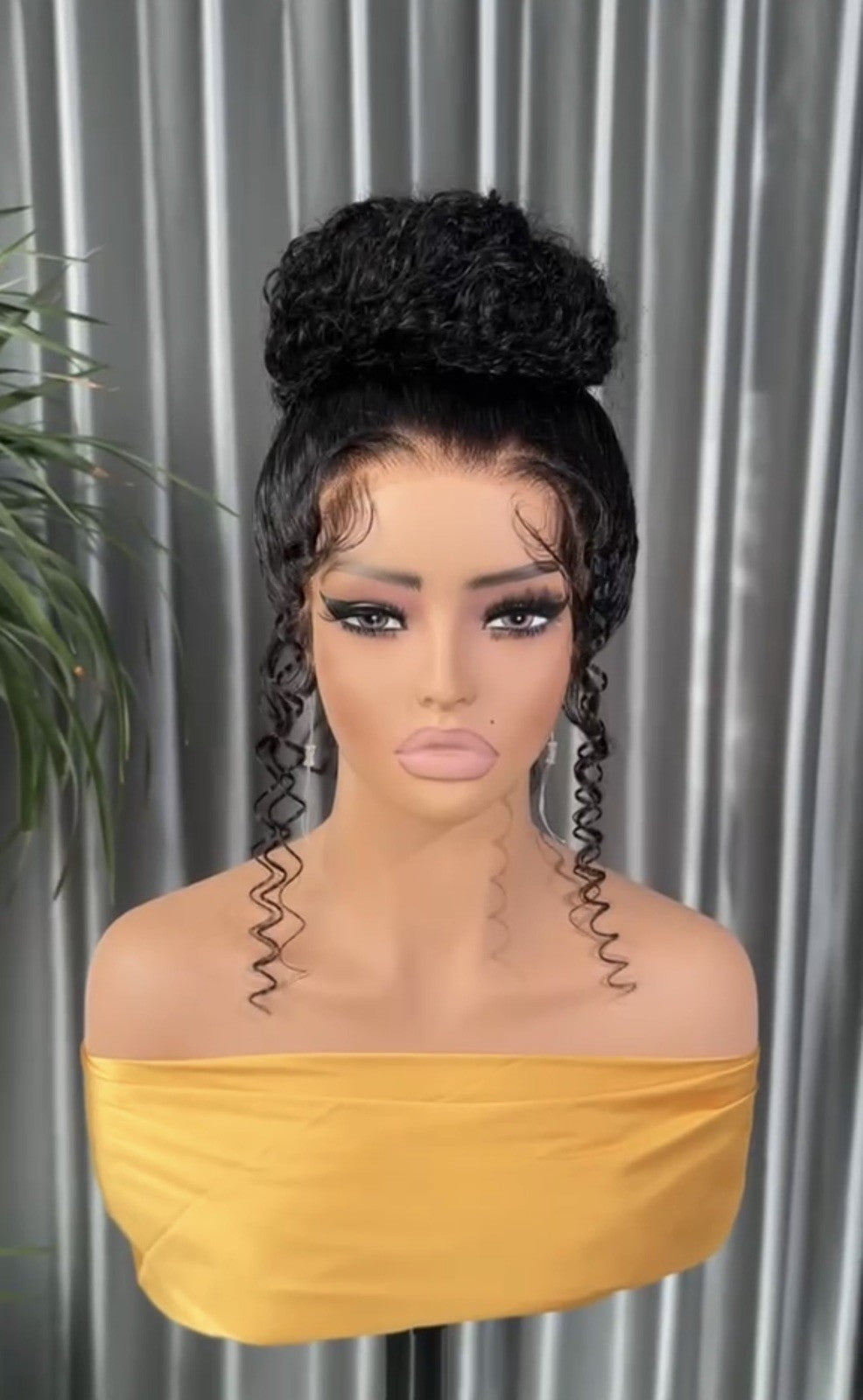  Glueless Pre Styled 360 Lace Wig With Invisible Drawstring 250% Curly Messy Bun
