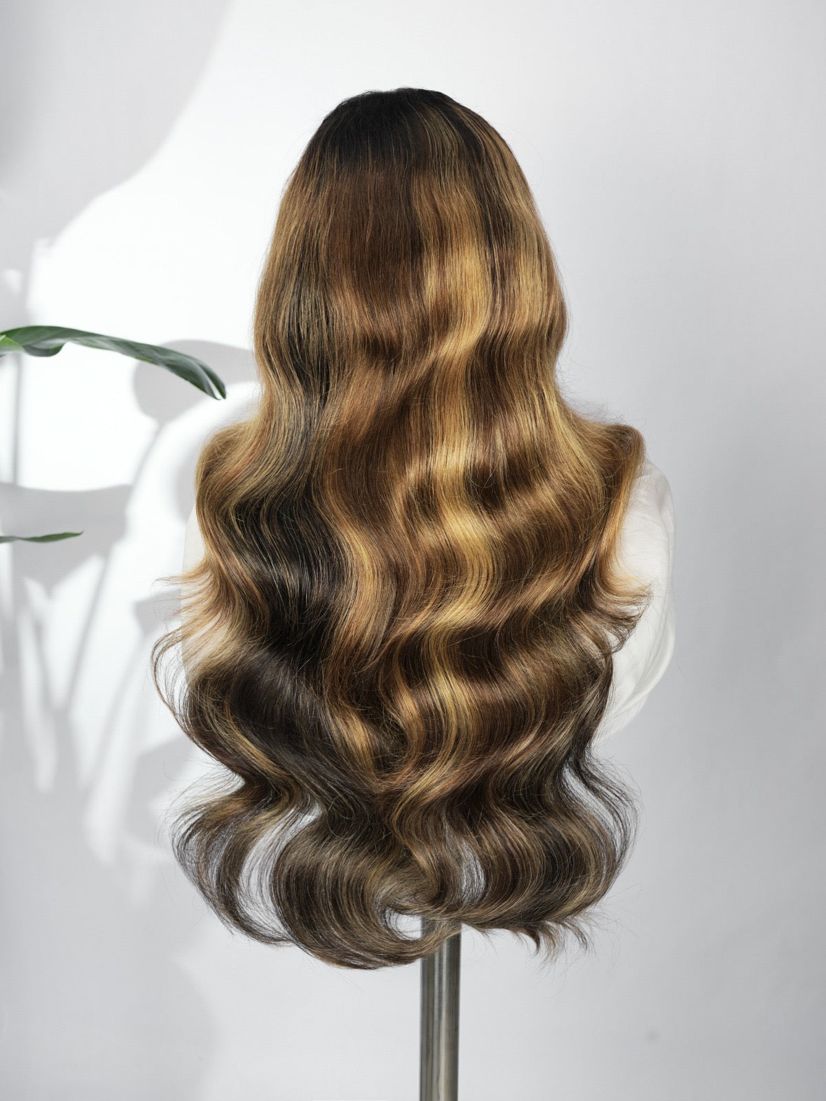 Chic Luxe Hair | Highlights Body Wave M Hairline Pre Styled 13x6 Glueless Lace Wig