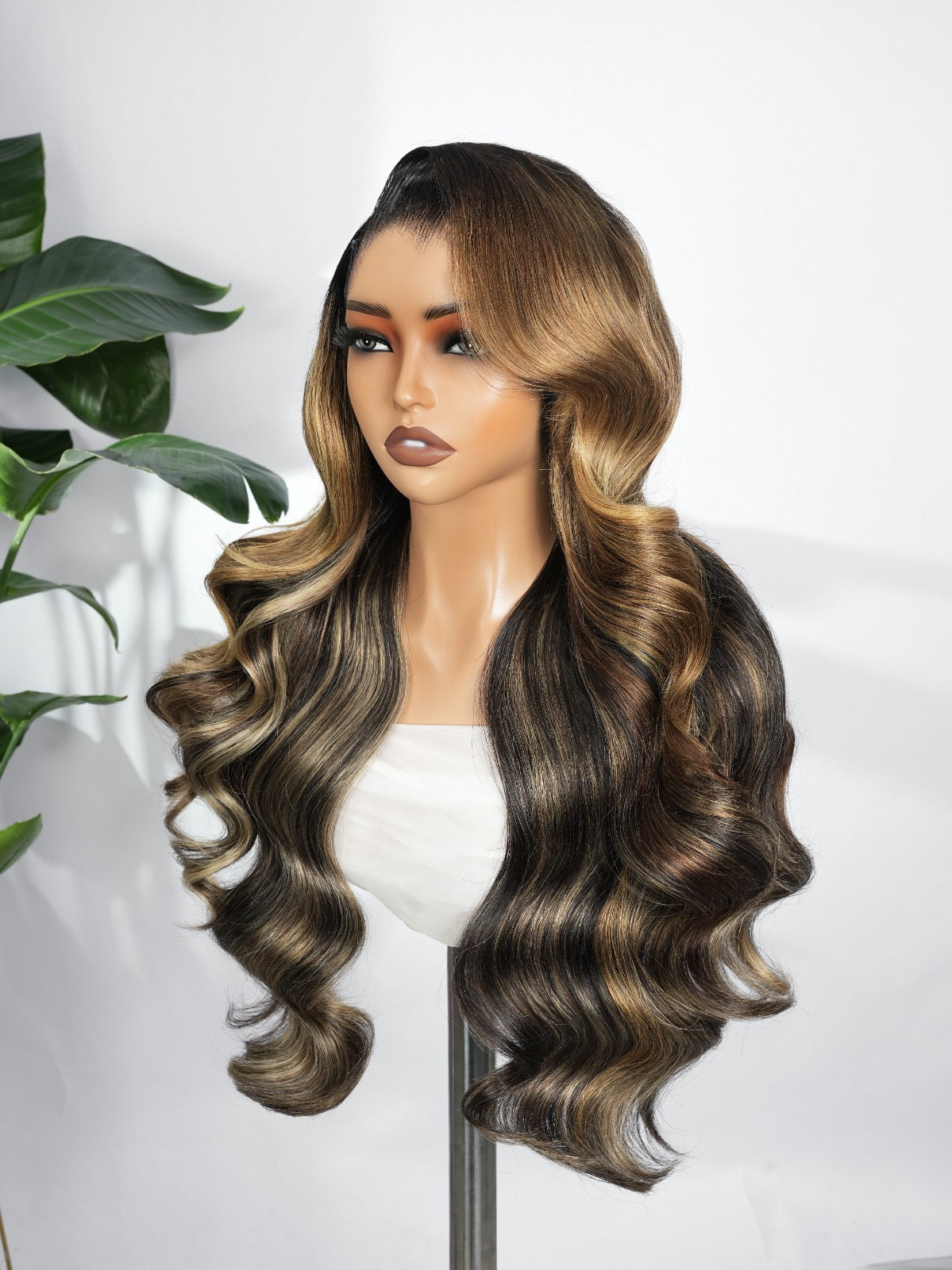 Chic Luxe Hair | Highlights Body Wave M Hairline Pre Styled 13x6 Glueless Lace Wig