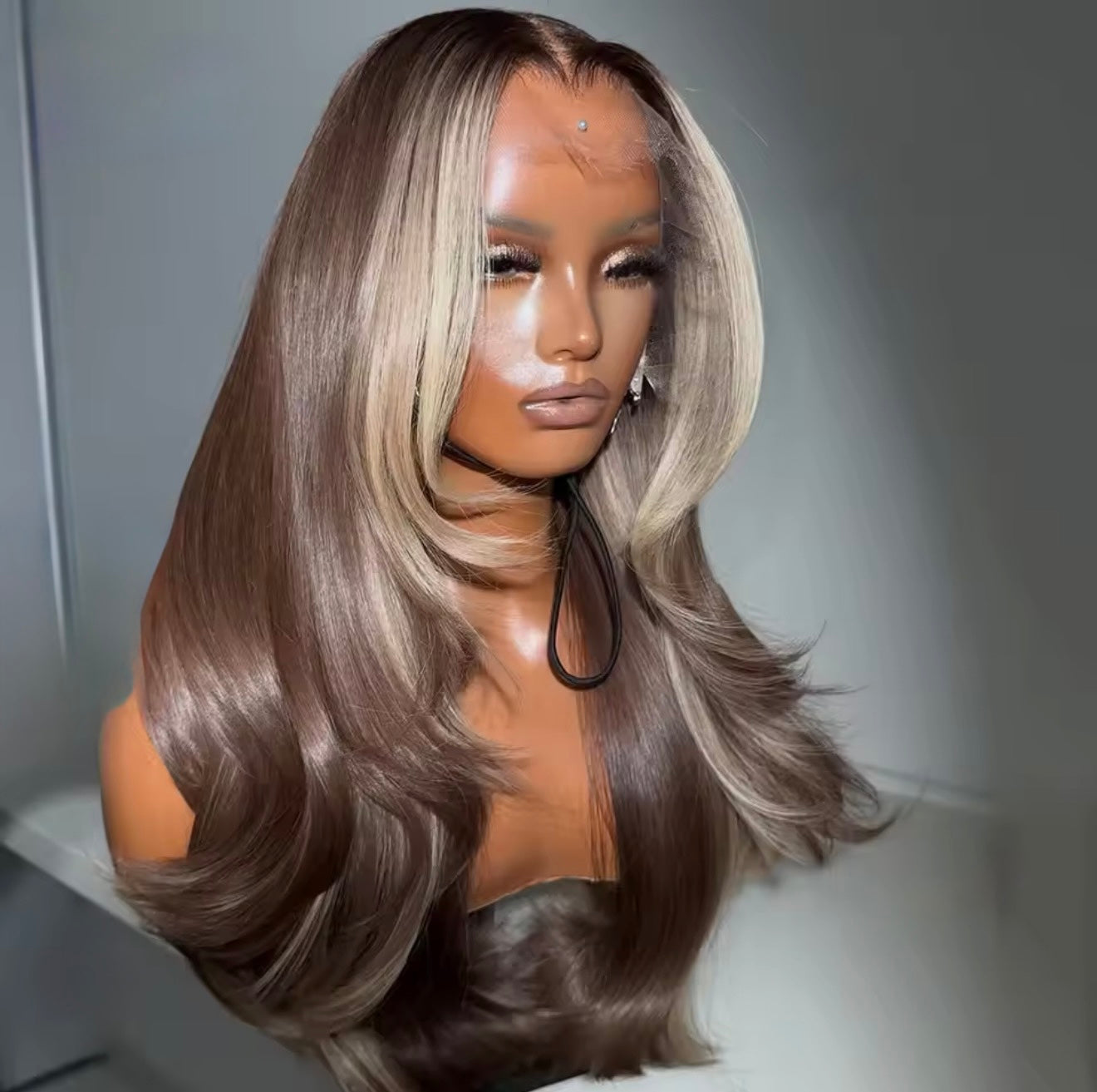 Pre Styled Layered Cut Brown Blonde Highlights Wig With Wave 13x4 Invisible Lace Front Human Hair Wig For Women Pre Plucked Hairline 250% Density
